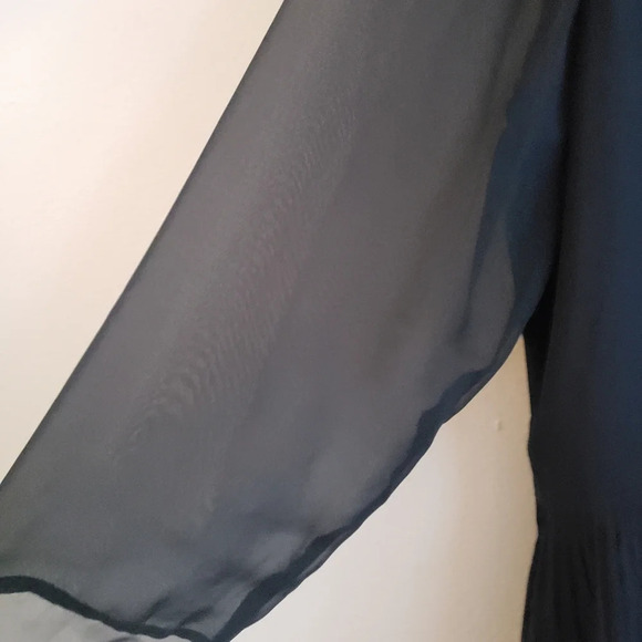 Tommy Hilfiger Blouse Women's Medium Navy Pleated Flowy Sheer Sleeve - Picture 4 of 8